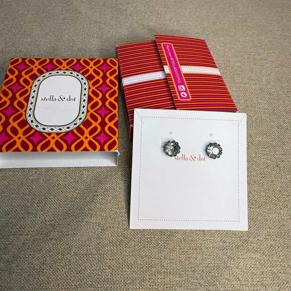 Stella & Dot Accessories - Stella & Dot Sparkling Silver Crystal Earrings